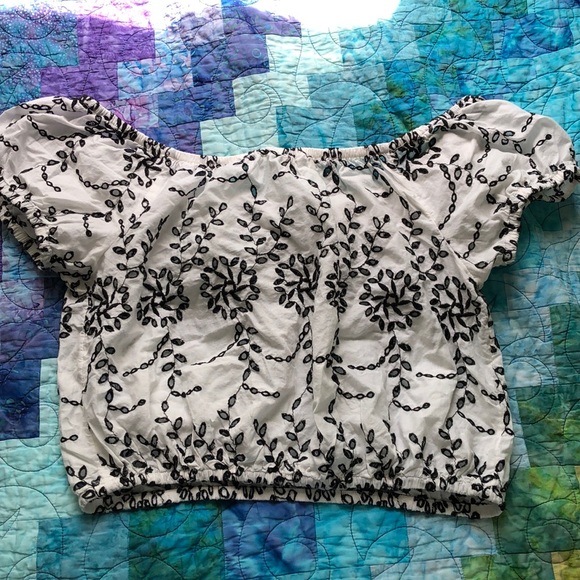 AMERICAN EAGLE off the shoulder top - Picture 3 of 3